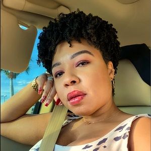 Meet your Posher, Vanessa